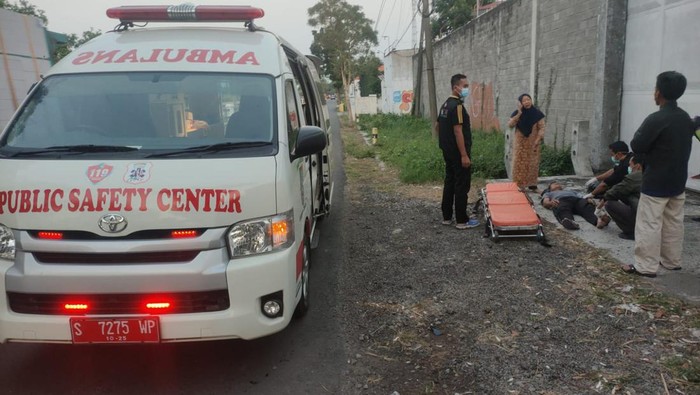 Korban kecelakaan di Jombang dibawa ke rumah sakit