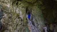 Ratusan gua juga ditemukan di kawasan Gepark Maros-Pangkep.  