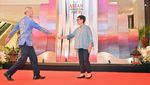 Momen Menlu Retno Marsudi Sambut Kedatangan Menlu ASEAN