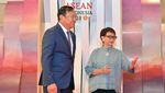Momen Menlu Retno Marsudi Sambut Kedatangan Menlu ASEAN