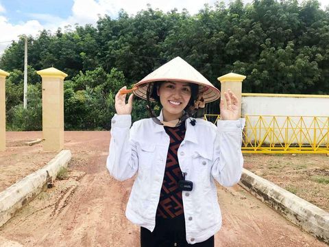 Miss Vietnam Oanh Yen