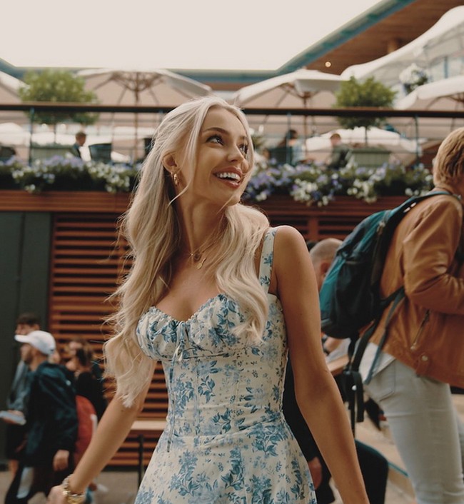 Aksi Morgan tersebut pun mendapatkan pujian dari netizen. Warganet menyebut penampilan Morgan membawakan acara Wimbledon menjadi penyegaran untuk event tenis tersebut.  Foto: Dok. Instagram @moorrgs