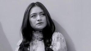 7 Potret Nathalie Holscher Pamer Rambut Panjang