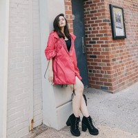 Perjalanan karier Olivia Allan di beberapa perusahaan cukup gemilang. Perempuan yang dinikahi Denny Sumargo pada 2020 ini adalah lulusan Business and Ecommerce di Monash University pada 2007. Olivia Allan kemudian melanjutkan pendidikannya sebagai Master of International Law di China University of Political Science and Law. Foto: Dok. Instagram @oliviasumargo