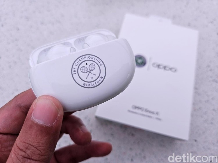 Oppo Find N2 Flip Wimbledon