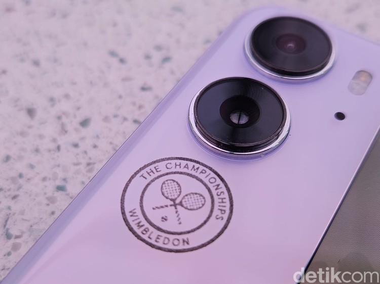 Oppo Find N2 Flip Wimbledon