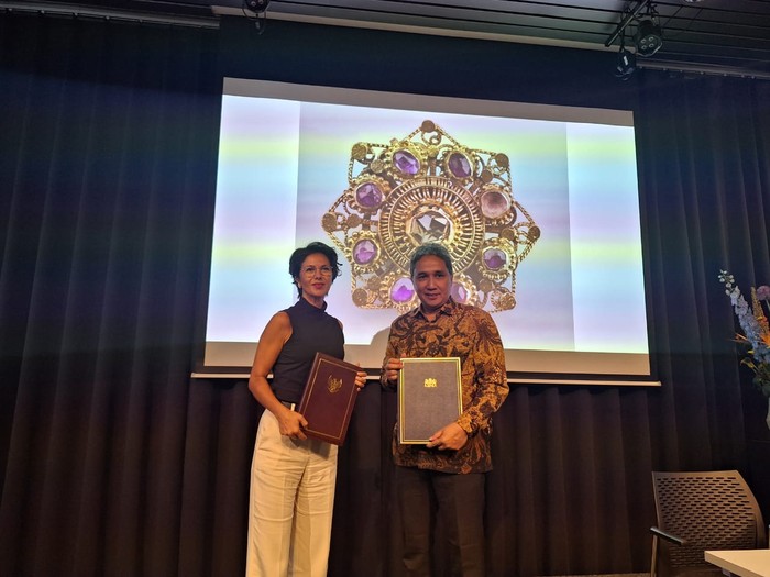 Pengembalian benda bersejarah harta rampasan dari Indonesia oleh Pemerintah Belanda.