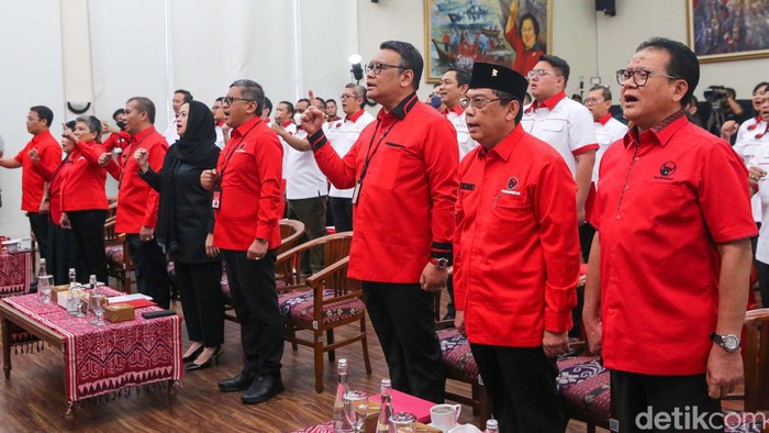Dewan Pimpinan Pusat Taruna Merah Putih (DPP TMP) periode 2019-2024 resmi dilantik. Pelantikan itu dipimpin Ketua DPP Bidang Politik PDIP Puan Maharani.