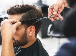 Banyak Pria Ternyata Cemas Saat Potong Rambut, Survei Ungkap Alasannya