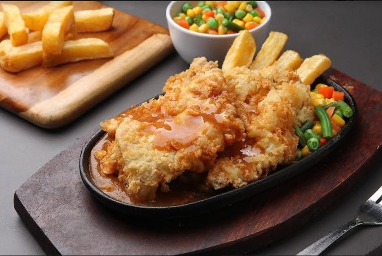 Renyah Murah! 5 Fish and Chips Enak Buat Makan Siang Ada di Sini