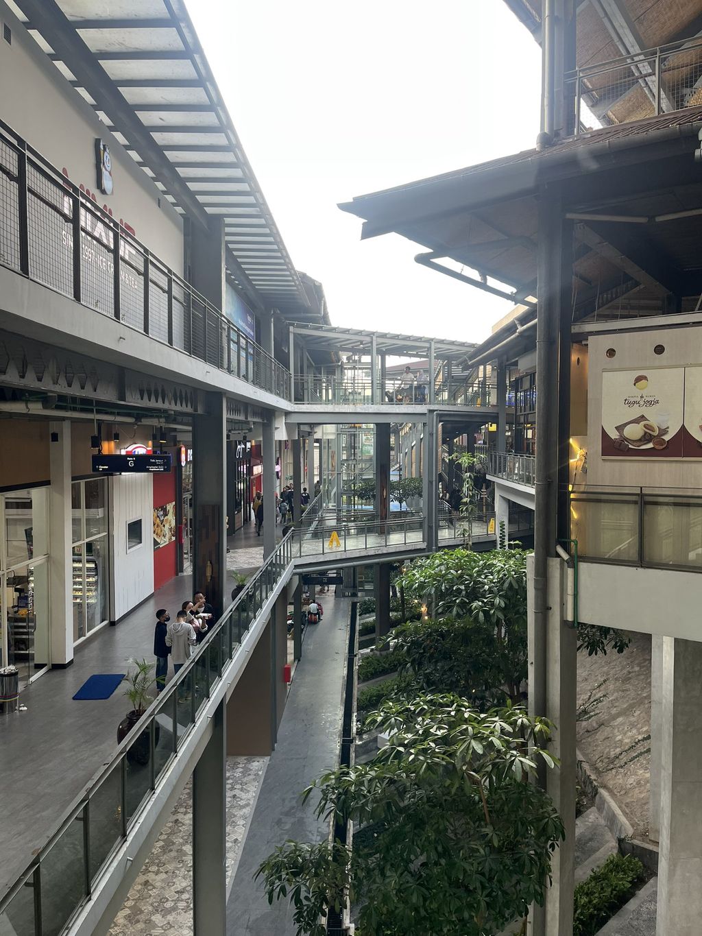 Rest Area Pendopo Tercantik di Indonesia, Makanannya Seperti di Mall