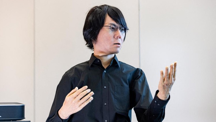 Saat Para Robot Manusia Berkumpul di Forum AI Humanoid robot Geminoid is pictured at AI for Good Global Summit, in Geneva, Switzerland, July 6, 2023. REUTERS/Pierre Albouy