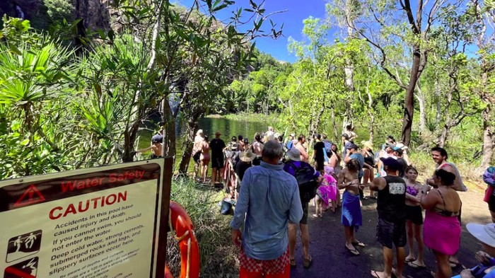 Seekor buaya serang turis di Air terjun Wangi, Australia