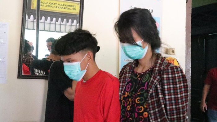 Sepasang suami istri (Pasutri) berinisial VI (27) dan PA (32) di Palmerah, Jakarta Barat diringkus polisi usai mencuri motor milik tetangganya (dok istimewa)