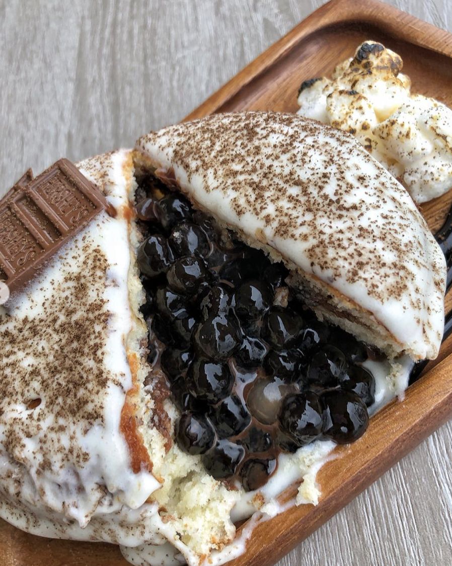 Slurpp! Ini Boba Cake, Kue Isi Bubble Tea yang Bisa Disedot