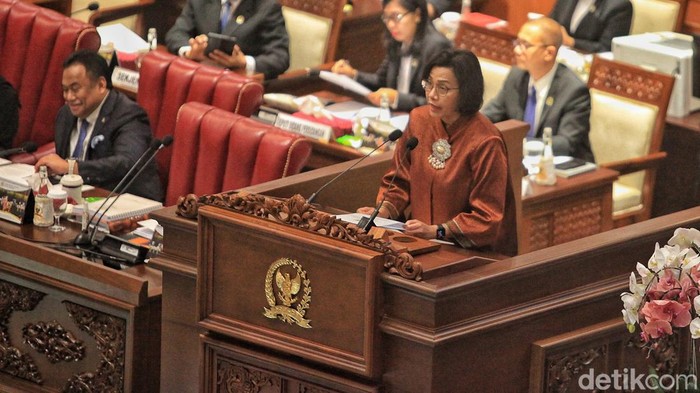 Sri Mulyani Paparkan Dinamika Ekonomi RI di Rapat Paripurna DPR