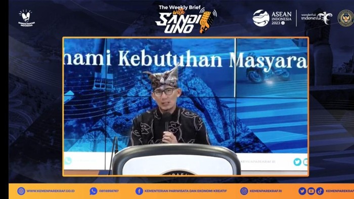 Tangkapan layar The Weekly Briefing with Sandi Uno yang digelar secara online pada Selasa (11/7/2023) malam. (Ni Made Lastri Karsiani Putri-detikBali)