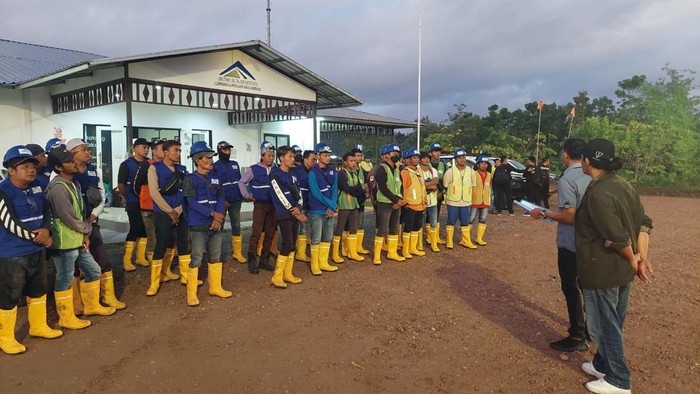 Tim Survey Geologi Desa Pesanggaran Banyuwangi