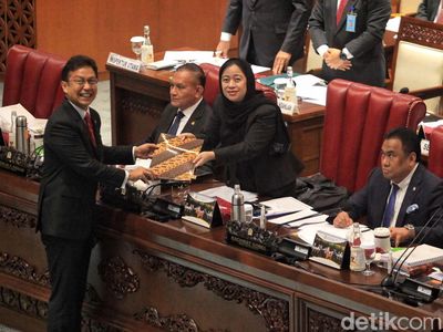 Tok! DPR Sahkan UU Kesehatan