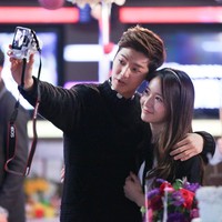 Dalam drama Korea The Heirs, Kang Min Hyuk dikisahkan sebagai ketua kelas yang ramah dan bersahabat dengan Park Shin Hye. Dia dipasangkan dengan Krystal Jung. Foto: Instagram