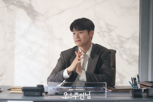 Aktor 32 tahun itu terlibat cinta segitiga dengan Nana dan Lee Min Ki dalam drama Korea Oh My Ladylord yang tayang pada 2021. Foto: Instagram