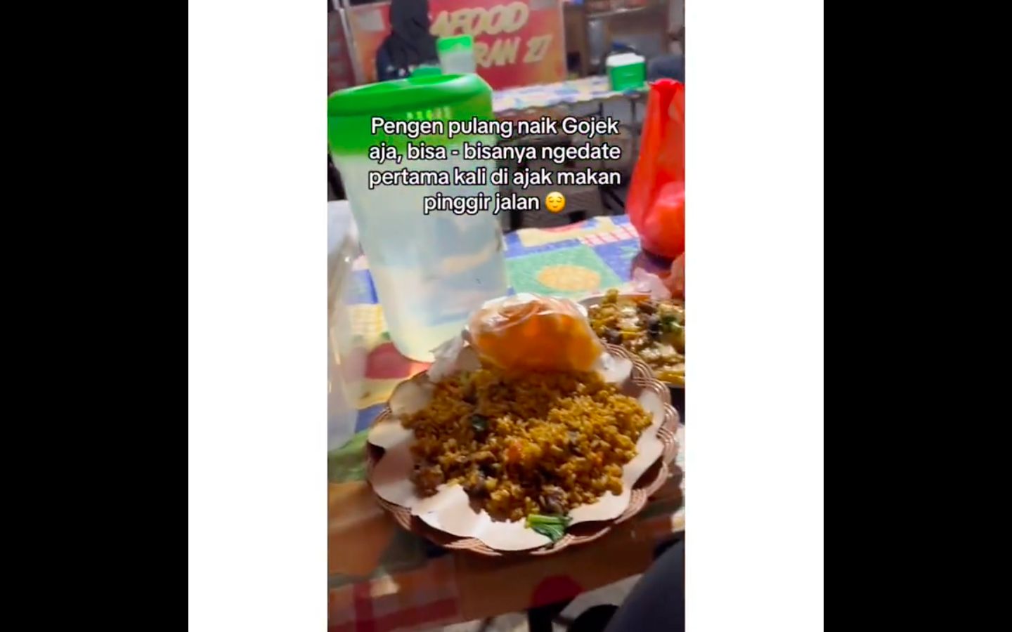 Wanita Ini Ngambek, Kencan Pertama Diajak Makan di Pinggir Jalan