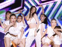 Momen Sebelum Celana Amber An Robek di Atas Panggung