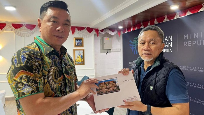 Audiensi dengan Mendag, Bupati Kaimana Bahas Revitalisasi Pasar Mendag Zulkifli Hasan berjanji akan memberikan rekomendasi kepada kementerian PUPR terkait Revitalisasi Pasar Air Tiba di Kaimana.
