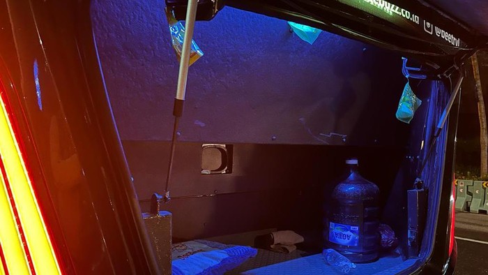 Bagasi bus bisa dijadikan ruang tidur sopir