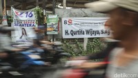 Meski Satpol PP telah melakukan penertiban namun hingga kini baliho partai politik masih terlihat di beberapa titik di Kota Depok.