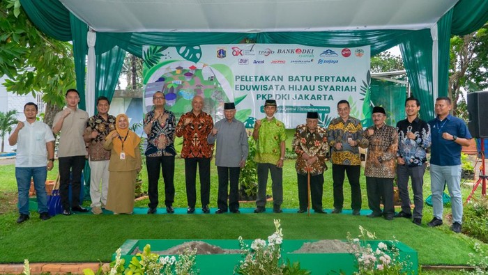 Bank DKI melalui Unit Usaha Syariahnya megembangkan Eduwisata Hijau Syariah di lingkungan PKP DKI Jakarta. Berbagai potensi ekonomi dapat dikembangkan.