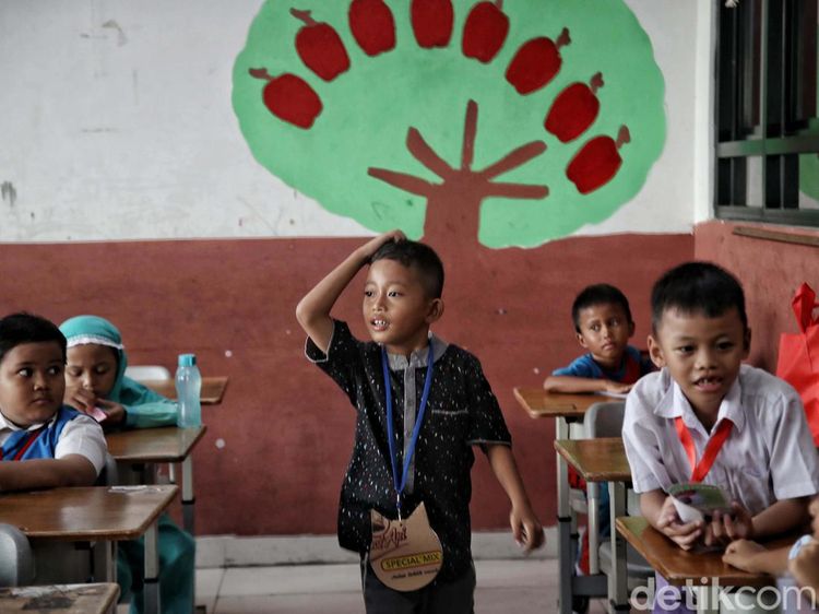 Belajar dan Bermain di MPLS Siswa SD
