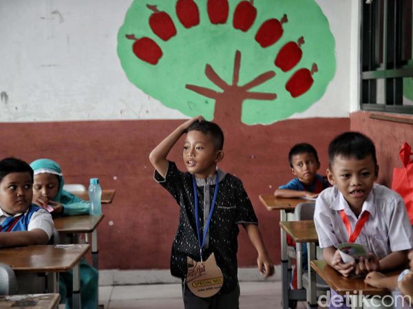 Belajar dan Bermain di MPLS Siswa SD