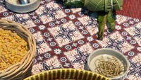 Diamkan selama 2 hari di suhu ruangan. Tempe sudah bisa dipanen ketika saat dipegang sudah panas. Foto: detikFood/Yenny Mustika Sari