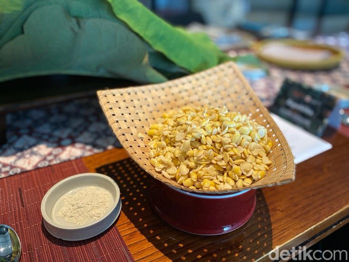 Cara membuat tempe bungkus daun ala Tempe Movement