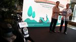 Donasi Motor Listrik, Dorong Penggunaan Energi Bersih