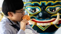 Bentuknya yang unik membuat pengunjung tertarik untuk membelinya.  