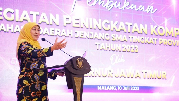 Gubernur Khofifah