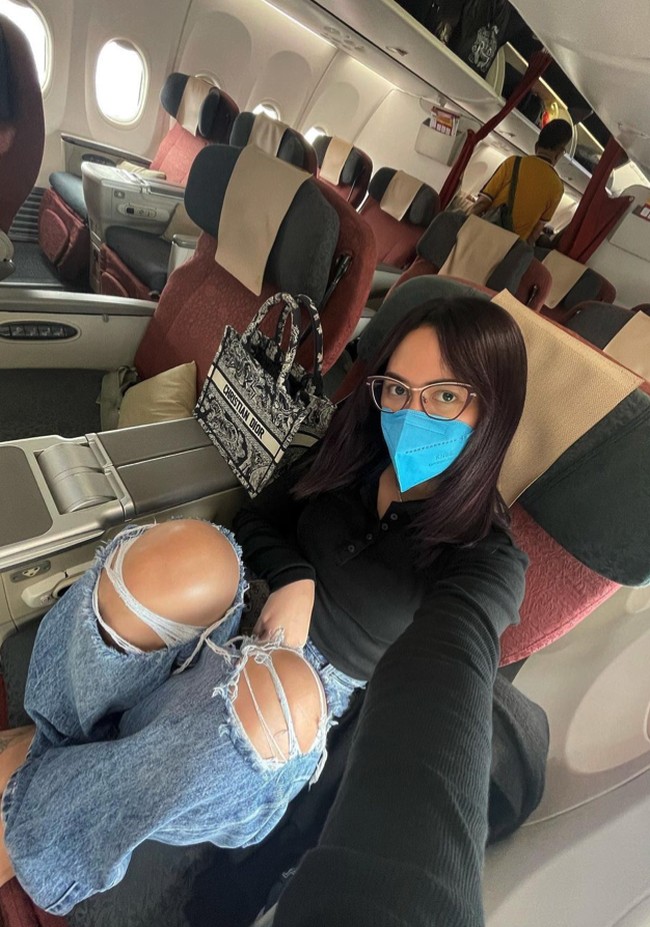 Happy Asmara mengaku tidak ada niat untuk menyamakan perilisan lagu dan hari pernikahan Denny Caknan dan Bella Bonita. Foto: Instagram @happy_asmara77