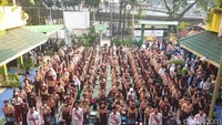 MPLS hari pertama di SMPN 43 Jakarta dimulai dengan upacara penerimaan peserta didik baru yang berlangsung sejak pukul 06.30-08.00 WIB. Foto: Devita Savitri/detikEdu