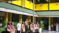 Dilakukan juga pengenalan wali murid kelas 7 yang akan membantu siswa menjalani proses MPLS dan pembelajaran selama satu tahun ke depan. Foto: Devita Savitri/detikEdu