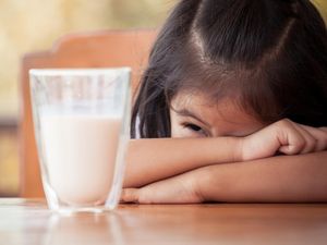 Ketahui Gejala Alergi Susu Sapi pada Anak dan Cara Mencegahnya