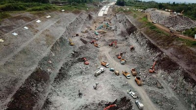 Intip Potret Tol Cisumdawu Diledakkan saat Proses Pembangunan