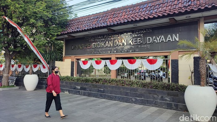 Kantor Dinas Pendidikan dan Kebudayaan (Disdikbud) Jateng di Semarang, dan Kepala Disdikbud Jateng, Uswatun Hasanah, Rabu (12/7/2023).