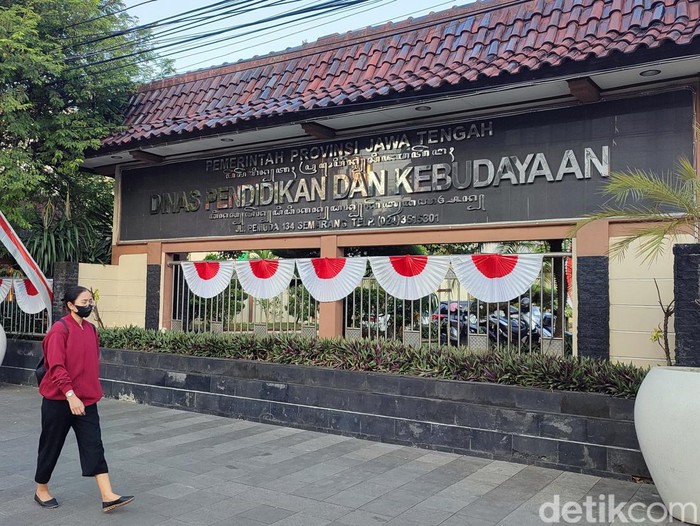 Kantor Dinas Pendidikan dan Kebudayaan (Disdikbud) Jateng di Semarang, dan Kepala Disdikbud Jateng, Uswatun Hasanah, Rabu (12/7/2023).