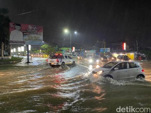 3 Jam Diguyur Hujan, 4 Jalan Protokol di Kendari Terendam Banjir