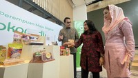 Ada berbagai topik bahasan dalam Modul Perempuan Maju Digital, mulai dari 10 langkah awal pemberdayaan bisnis milik perempuan, e-commerce membuat perempuan sukses dalam ekonomi digital, cara memajukan bisnis milik perempuan, hingga hal yang harus dipersiapkan untuk menjadi perempuan pengusaha di era digital. 