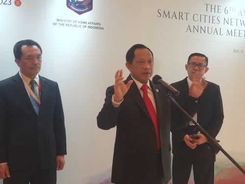 Menteri Dalam Negeri (Mendagri) Tito Karnavian seusai pembukaan event “Opening Ceremony of The 6th ASEAN Smart Cities Network Annual Meeting” di Intercontinental Bali Resort, Jimbaran, Badung, Rabu (12/7/2023). (Ronatal Siahaan/detikBali).