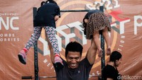 Beberapa muridnya seperti Ferdi (18) dan Melinda (13) telah berhasil meraih medali pada Porprov Banten 2022 pada kelas 45 kg.