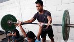 Mimpi Deni Mencetak Bibit Muda jadi Lifter Mendunia